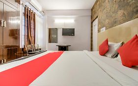 Hotel O Kamini